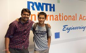 英、德語雙管齊下 機械系生搭乘「迷你飛行器」飛往德國