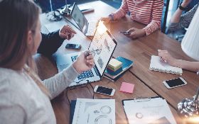 商務英文》做會議紀錄別講take notes