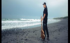 范志明  以手工琴傳遞原鄉聲音