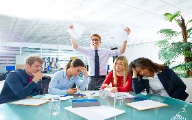 團隊成員工作不力，讓我常常背黑鍋，這到底是誰的問題？