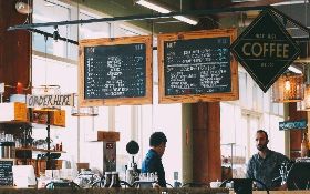 「老顧客」不是 old customers？職場「菜鳥」跟 bird 無關？10 種類型的人的道地講法！