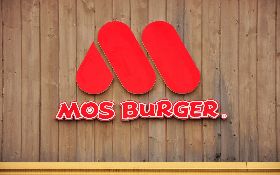 員工買摩斯漢堡遲到被資遣，你要告的是公司而不是食品公司啊！