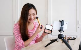 網紅很好賺？人力銀行報告揭密：月薪最低2萬，超過4成已退出