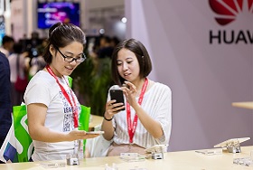 拿錢砸人才  華為基層員工年終可高達百萬人民幣