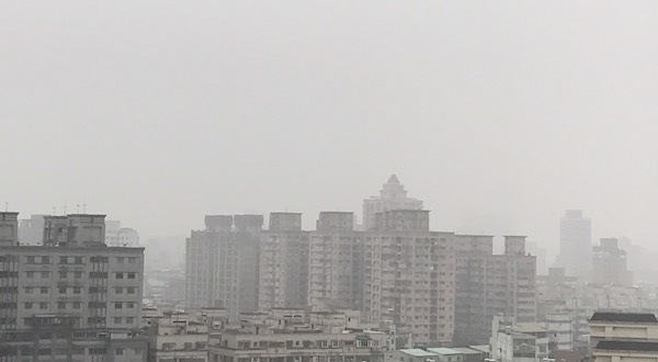 空污來襲！西半部紅通通 這個縣市難得成「淨土」