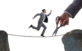 「生技界張忠謀」掌舵新癌症療法　是金雞母還是賠錢貨？