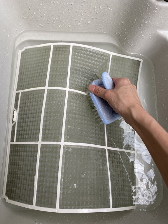 冷氣濾網清潔DIY教學