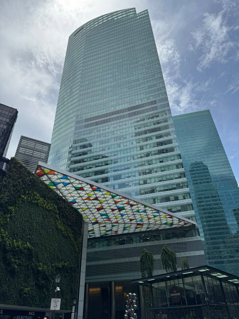 新加坡中央商務區中心的海洋金融中心辦公樓，Megaspeed的辦公室就設在這裡。