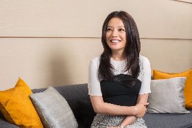 從安徽師院到避稅天堂  藝人趙薇如何靠兩檔股票變身三百億富豪？