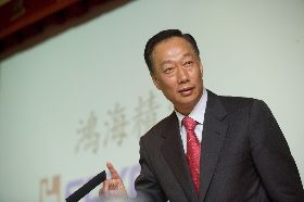 做完習近平講話的筆記後　郭董和蘇寧敲定2300億元大單