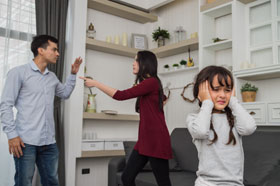 「你去跟你爸講，他是不及格的爸爸……」