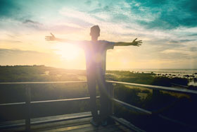 生命有兩次出生：一次來到世上 一次回到原來地方