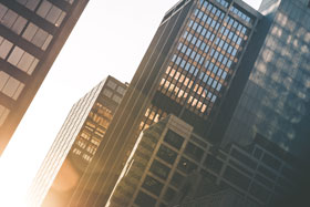 房屋交易量大幅萎縮 房地合一稅該不該調降？