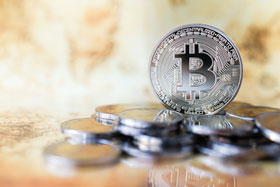 中國人行將整頓清理各類虛擬貨幣　比特幣跌破7千美元