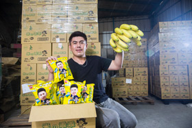 不怕香蕉過剩  他把香蕉變乖乖  10天賣出6萬包業績千萬