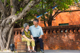 「我是誰？」每3秒多一人罹病！比癌症更嚴重的「失智黑洞」