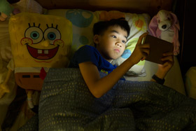 只有虛擬世界能縫合我破碎的自尊...你的孩子染上「數位海洛因」了嗎？