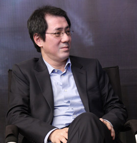 土洋對決搶灘台北雙子星  南海控股尬藍天集團 