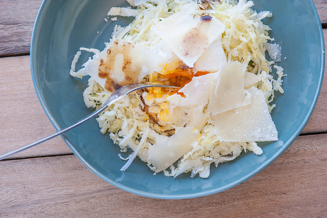 春高麗菜要挑輕的，冬季高麗菜要選重的