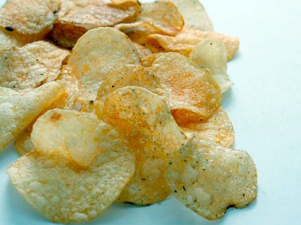 一包洋芋片含磷100毫克　多吃傷心腎