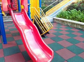 磨石溜滑梯太危險？ 專家：增童嘗試勇氣