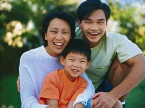 病後無力行走 3歲女童過「爬行生活」