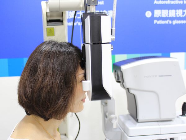 眼鏡越戴越暈？　原來是驗配偏差出問題