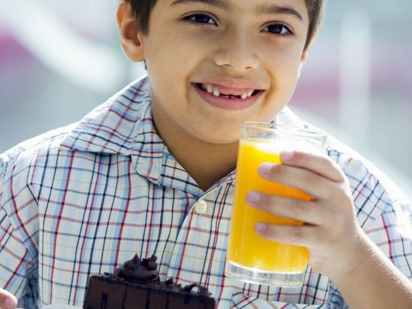 小六生天天喝飲料　喝到「油包肝」