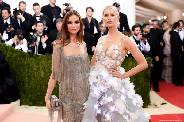 發光的科技禮服，讓新世代一同發光