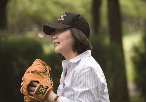 蔡英文：壓力再怎麼大，我都要扛起來。