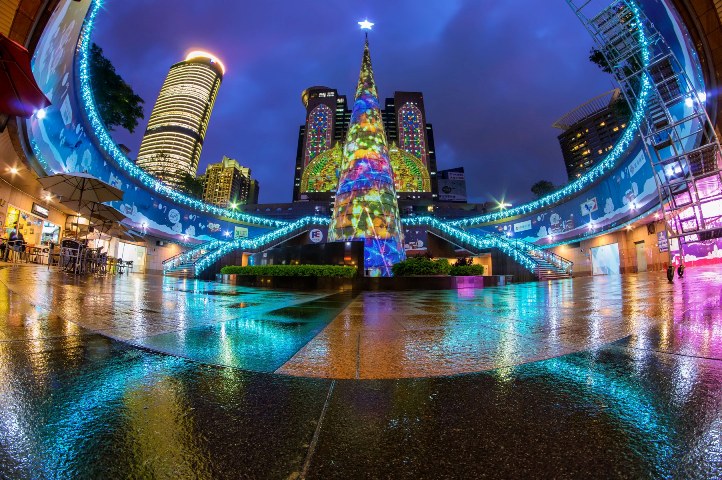 2016新北市歡樂耶誕城 「最大面積3D光雕投影先睹為快！」