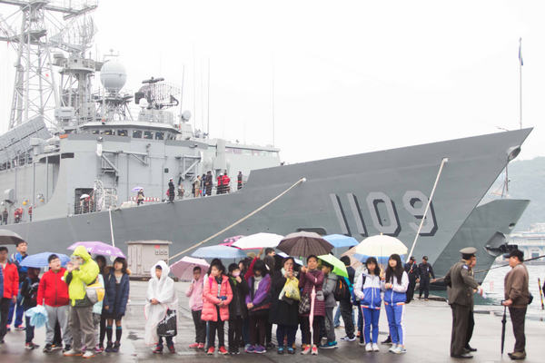 林右昌市長歡迎海軍敦睦支隊到訪，呼籲市民朋友踴躍到場見證海軍建軍成果