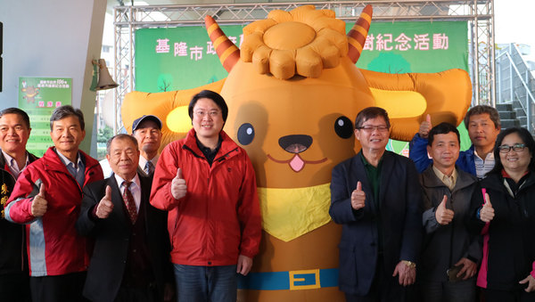 林右昌市長主持植樹活動，呼籲市民朋友愛護生態，營造良好生態環境