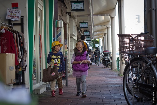 帶次郎來的元月某日－陳老闆唱片行