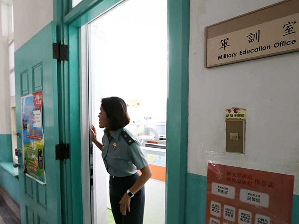 教官全面退出校園 教部給他們4條路走