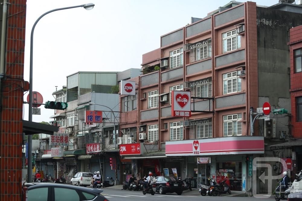 【獨家】桃產總位八德集體住宿處曝光　前秘書控訴晚上不斷有人敲門、進來、解決需求…