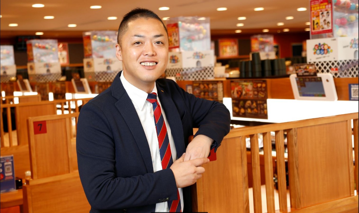 壽司店為什麼要放扭蛋機？日本藏壽司的開店策略，讓年營收上看 4 億元