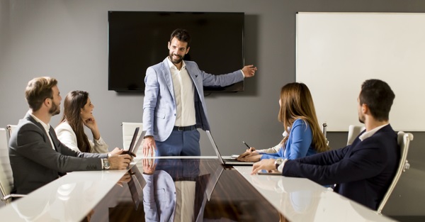 強出頭的藝術：職場上展現自信，千萬別犯的4個錯誤