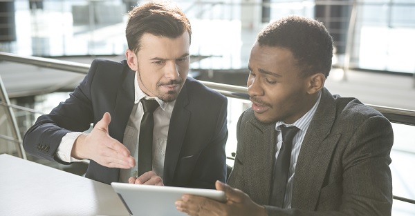 前輩的話一定要聽？從菜鳥到資深業務的體悟：有些建議會讓你搞砸業績