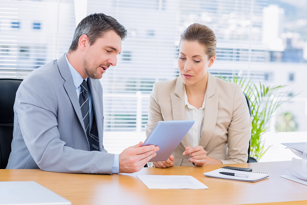 職場在走腦袋要有！避開「向上管理」的3大地雷