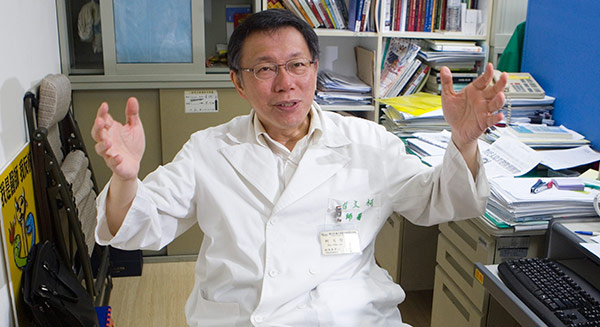 北市長大選前哨戰》議題反應快速 失言風波扣分 政治溝通是柯文哲的最大罩門？