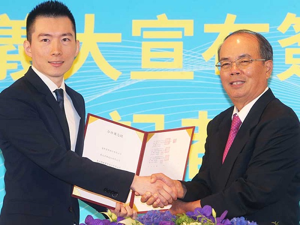 跨入職棒 富邦接手犀牛 隊名再等一等