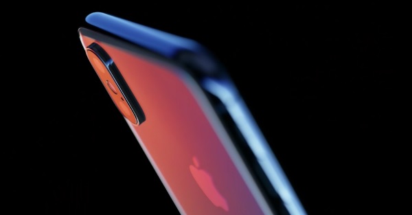 紀念蘋果的創新DNA  庫克在賈伯斯劇院發表新機iPhone X