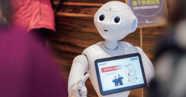 Pepper變身「好夥伴」翻轉商業模式