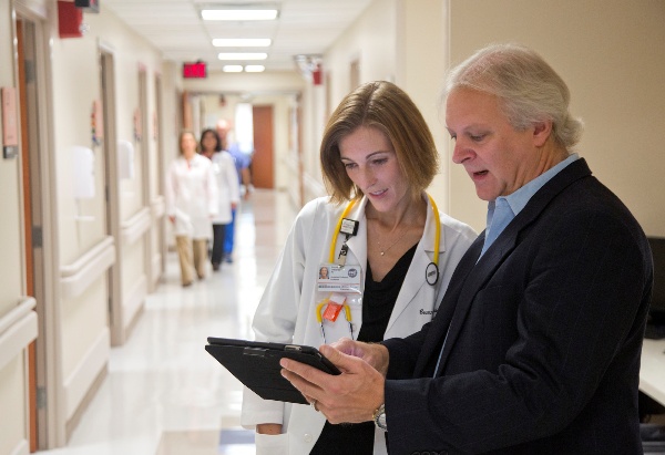 虛擬醫師用雲端、資料分析，以穿戴式裝置幫你懸絲診脈