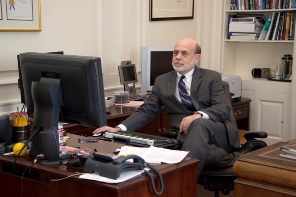 他們要知道我是否曾經密謀推翻美國政府？