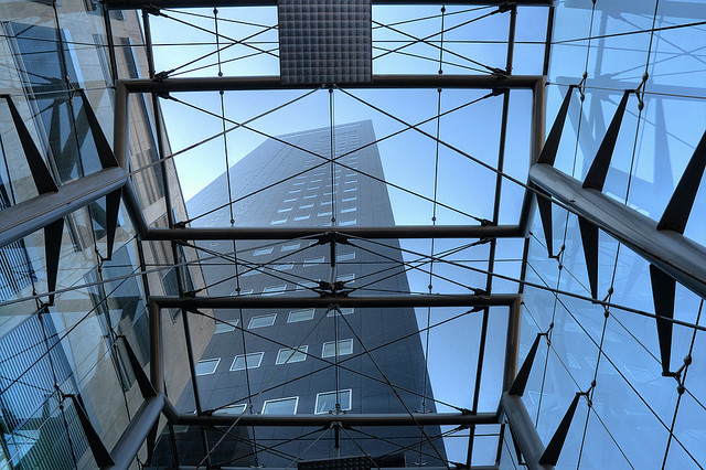 真正的敵人不會顯現敵人的姿態 