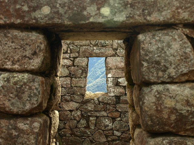 情緒來時，你需要做出選擇，是要面對還是逃避？