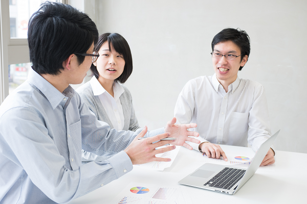 面對強勢、凡事說不的客戶，別抱怨