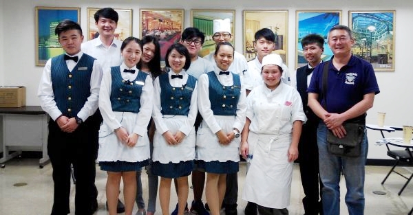 瞄準產業趨勢，大三全面推動實習制度讓學生與企業共創雙贏